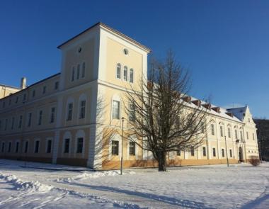 Hlavní budovy Zámku v zimě